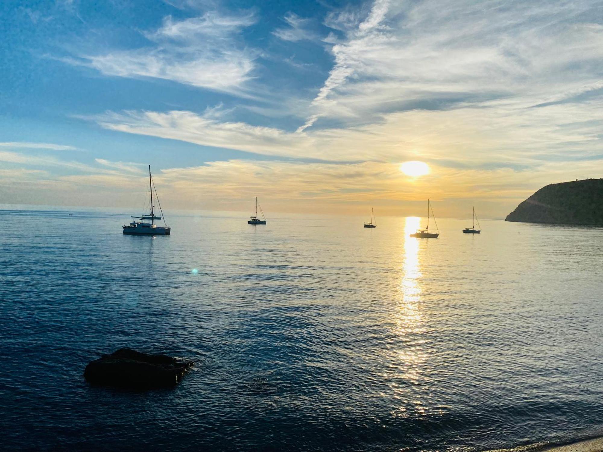 Jardines De Adnania En Marina Del Este Con Vista Al Mar Ada La Herradura  Exteriér fotografie